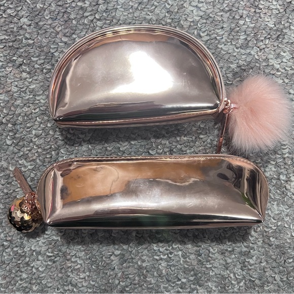 Limited Edition MAC Makeup Bag Set 💕 - Picture 1 of 9